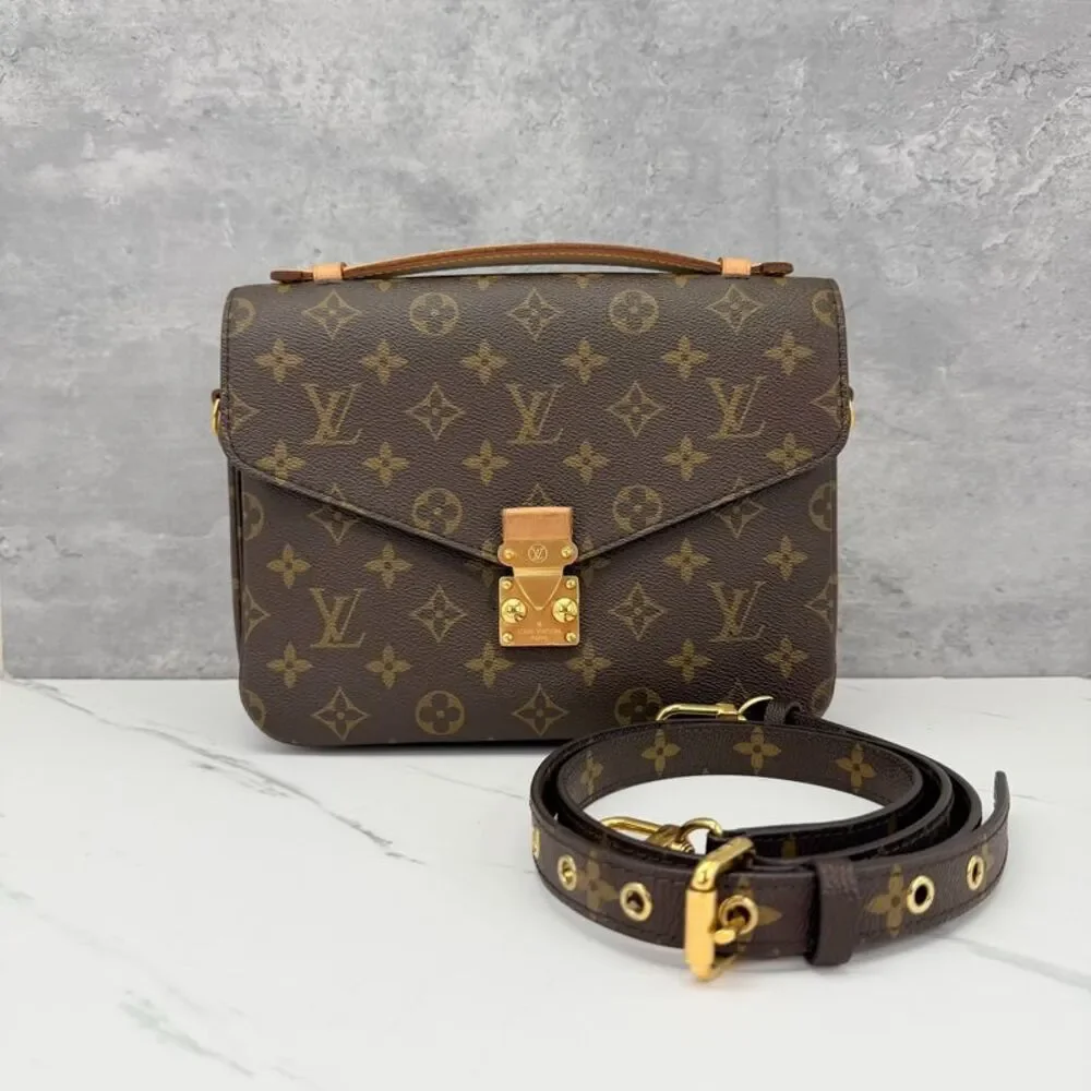 Louis Vuitton Women Pre-Loved Bag Very Good Condition